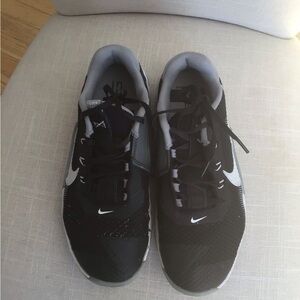 Nike Women’s Black and Grey Athletic Shoes